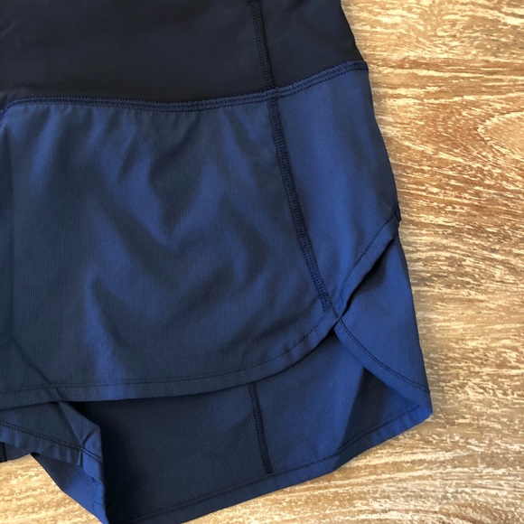 Navy Blue Lulu Running 🏃🏼♀️ Shorts! - Picture 4 of 7